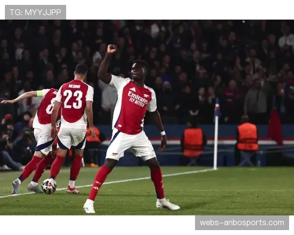 英超联赛榜首球队本轮集体不胜，仅巴黎圣日耳曼险胜里昂