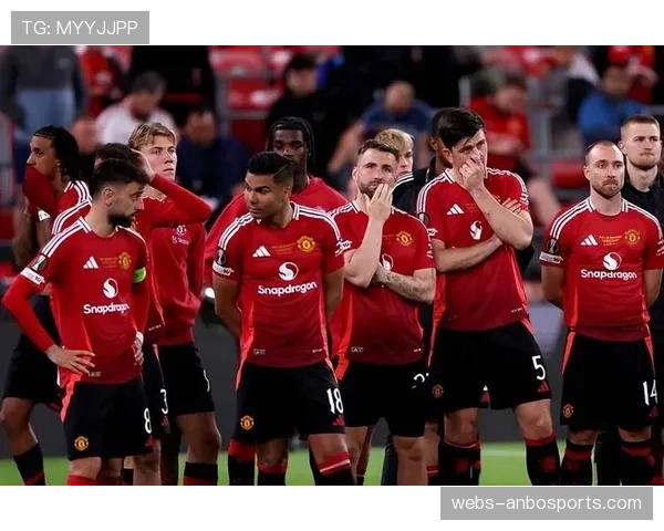 曼联四大主力卢克·肖、卡塞米罗等面临12月密集赛程 曼联四大主力卢克·肖、卡塞米罗等面临12月密集赛程