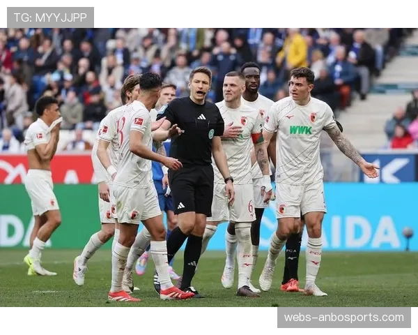 德甲联盟探讨VAR改革,裁判判罚标准统一化进程启动 德甲联盟探讨VAR改革,裁判判罚标准统一化进程启动