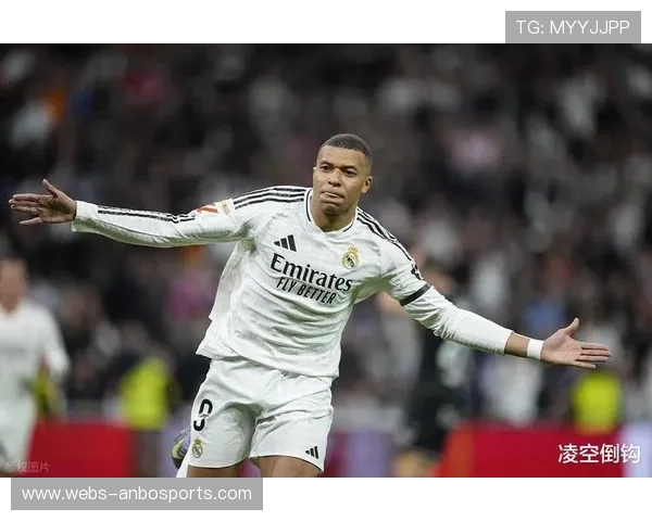 福尔纳尔斯遭队友整蛊，被要求为姆巴佩颁奖