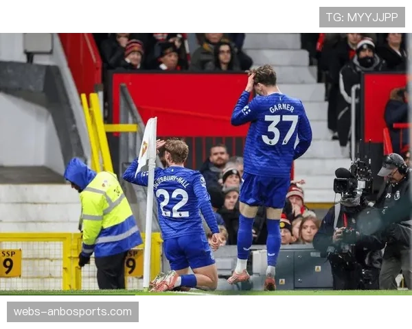 时隔八个月复出即进球，镜头记录下水晶宫老将的激动泪水